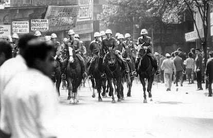 Polícia Militar em manifestação em São Paulo, 1968.