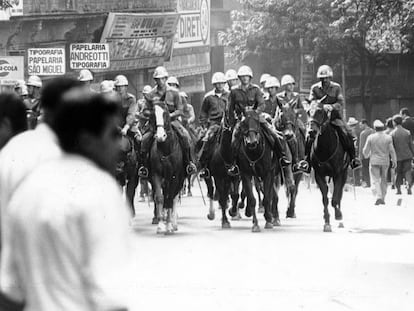 Polícia Militar em manifestação em São Paulo, 1968.