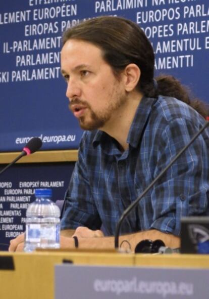 El líder de Podemos, Pablo Iglesias, este jueves en una rueda de prensa en el Europarlamento.