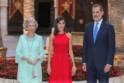 Los Reyes, con doña Sofía en el palacio de La Almudaina.