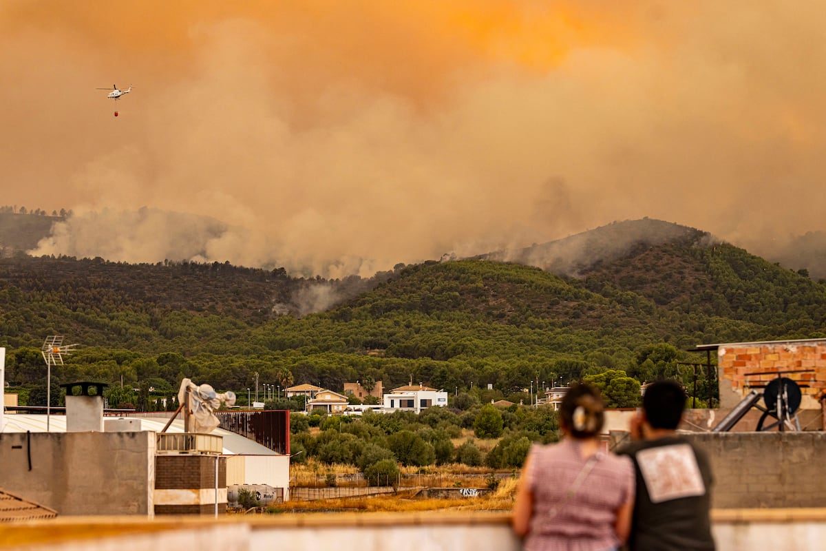 La Generalitat Valenciana mantiene sin dirección ocho parques naturales, como el de Sierra de Espadán, ahora en llamas