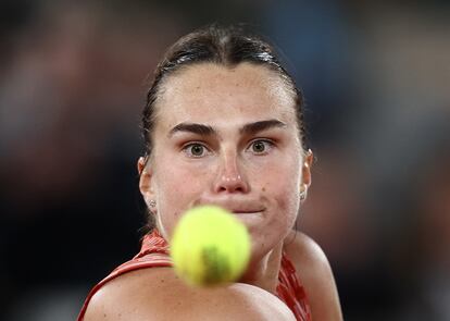 Sabalenka, concentrada.