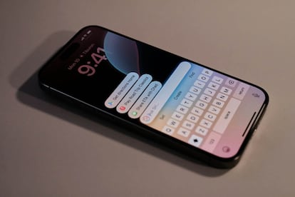 Pantalla de un teléfono iPhone 16 Pro de Apple