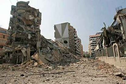 Edificios destruidos por el bombardeo israelí en un barrio del sur de Beirut, bastión de Hezbolá.