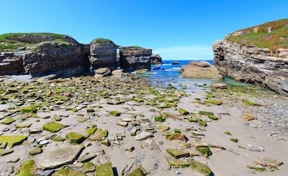 La playa Das Illas, en la costa de la Mariña Lucense.