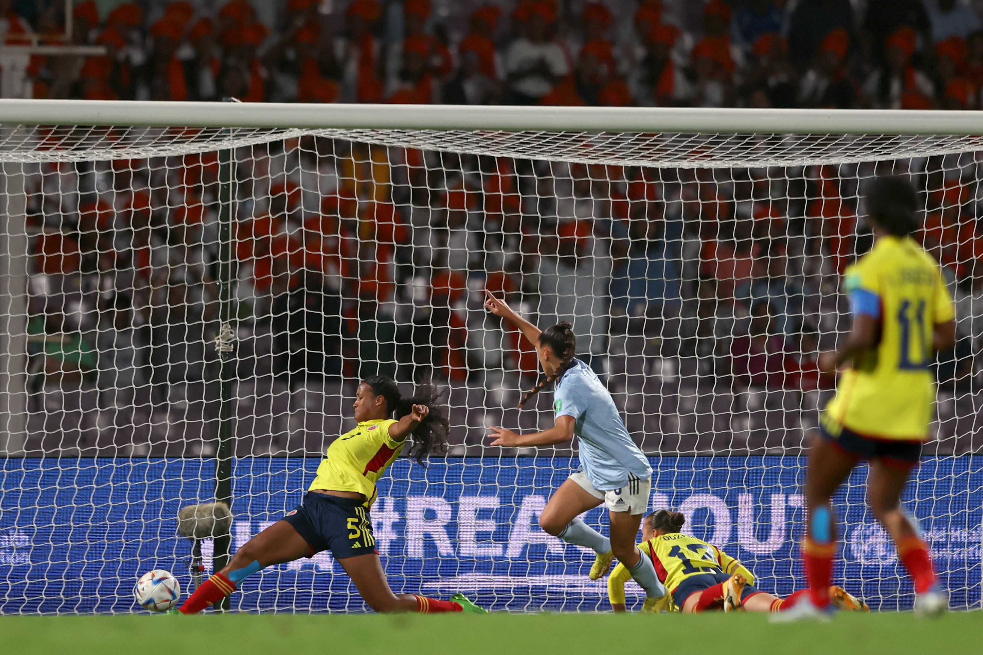 Las jugadoras de España celebran el gol que abrió el marcador de la final.