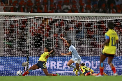 Las jugadoras de España celebran el gol que abrió el marcador de la final.