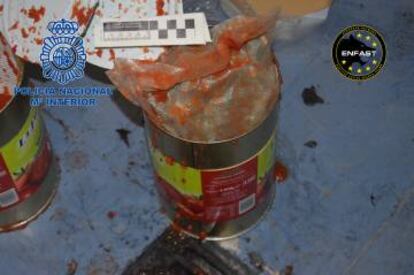 Los botes de tomate que escondían marihuana.