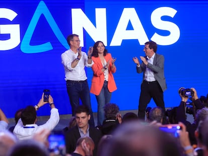 Núñez Feijoo, Ayuso y Almeida en el cierre de campaña del PP este viernes en Madrid.