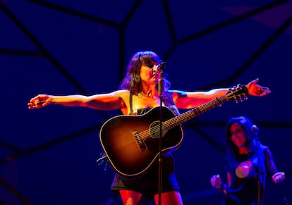 La cantante Eva Amaral, del grupo Amaral, durante el concierto de la segunda jornada del festival Sonorama Ribera de 2021.