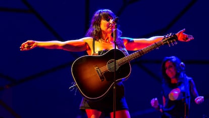 La cantante Eva Amaral, del grupo Amaral, durante el concierto de la segunda jornada del festival Sonorama Ribera de 2021.