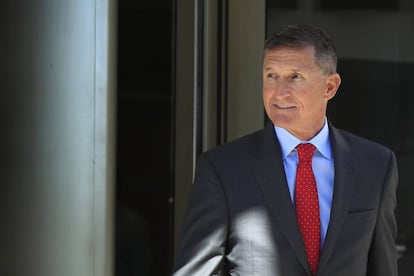 Michael Flynn, en una imagen del pasado julio, saliendo de un tribunal en Washington.