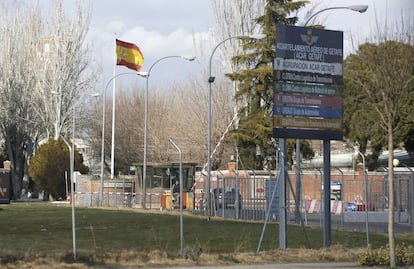 Entrada del Acuartelamiento Aéreo (ACAR) de Getafe.