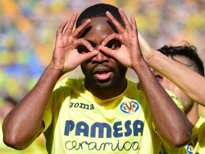 Bakambu celebra un gol.