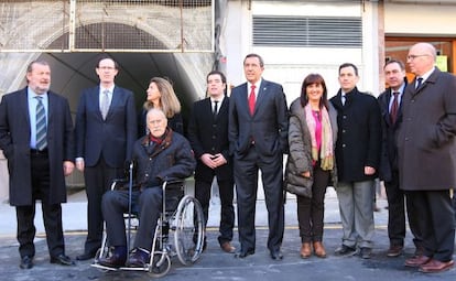 Los representantes institucionales, en el acto de firma del convenio de colaboración.