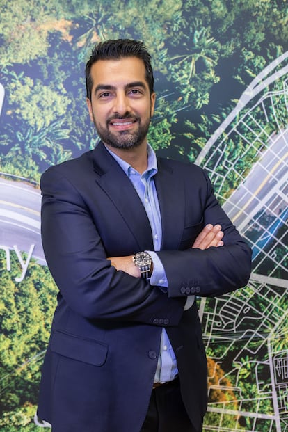 Rahul Hingorani es el nuevo director comercial para España de CHEP Iberia. Cuenta con más de 15 años de experiencia en compañías de bienes de gran consumo, entre las que se incluyen Diageo y Procter & Gamble. A lo largo de su trayectoria, ha liderado con éxito equipos en diversas funciones, que abarcan áreas como comercial, digital, innovación y marketing, tanto en el Reino Unido como en el sur de Europa, particularmente en España.