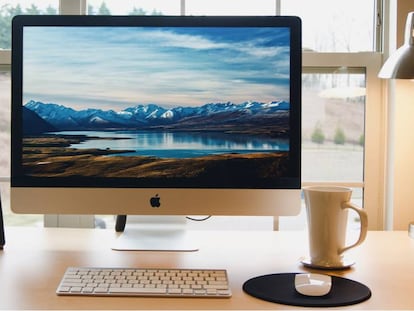 Apple trabaja en un iMac con una impresionante pantalla de 32 pulgadas