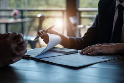 Existen algunas razones para querer comprar deuda con rentabilidad negativa o, en el mejor de los casos, cero.