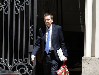 El fiscal jefe Anticorrupción, Manuel Moix, sale el jueves de la sede de la institución en Madrid.