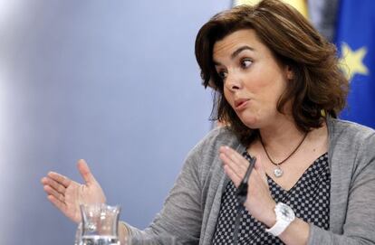 La vicepresidenta del Gobierno, Soraya Sáenz de Santamaría, durante la rueda de prensa posterior a la reunión del Consejo de Ministros.