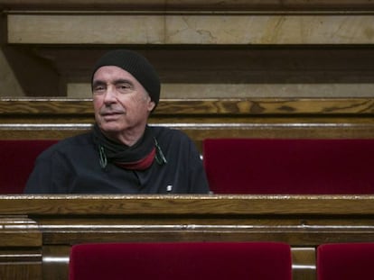 Lluis Llach, en el Parlamento de Catalu&ntilde;a.