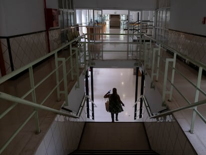 Facultad de Filosofía y de Psicología de la Universidad de Sevilla este viernes por la tarde.