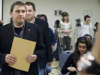 Otegi responsabiliza al Gobierno y al PNV del "colapso del proceso democrático"