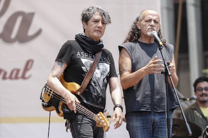 Armando Vega Gil (izquierda) y Francisco Barrios, en un concierto en 2013.