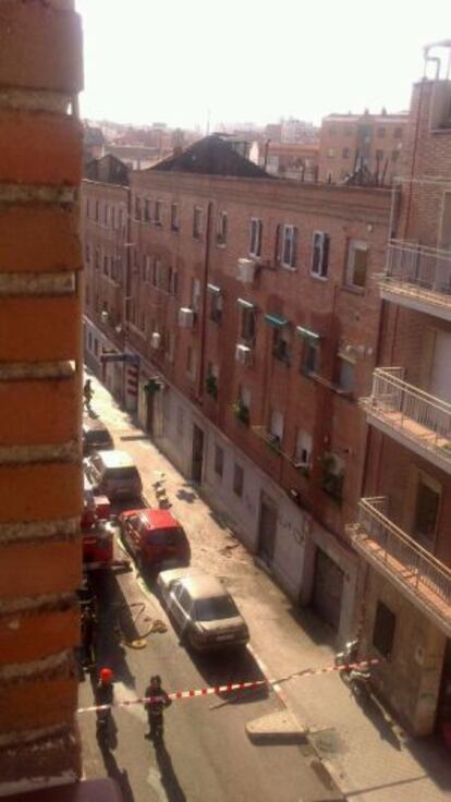 Vista del inmueble afectado desde el lado opuesto de la calle.