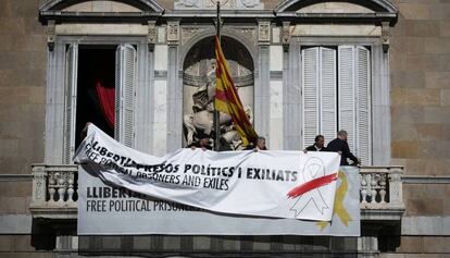 Las pancartas retiradas en la última campaña electoral.