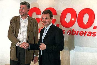 José María Fidalgo y José Luis Zapatero, ayer, en la sede de Comisiones Obreras.