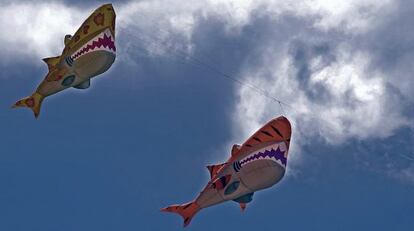 Tiburones en el festival de cometas de Valencia