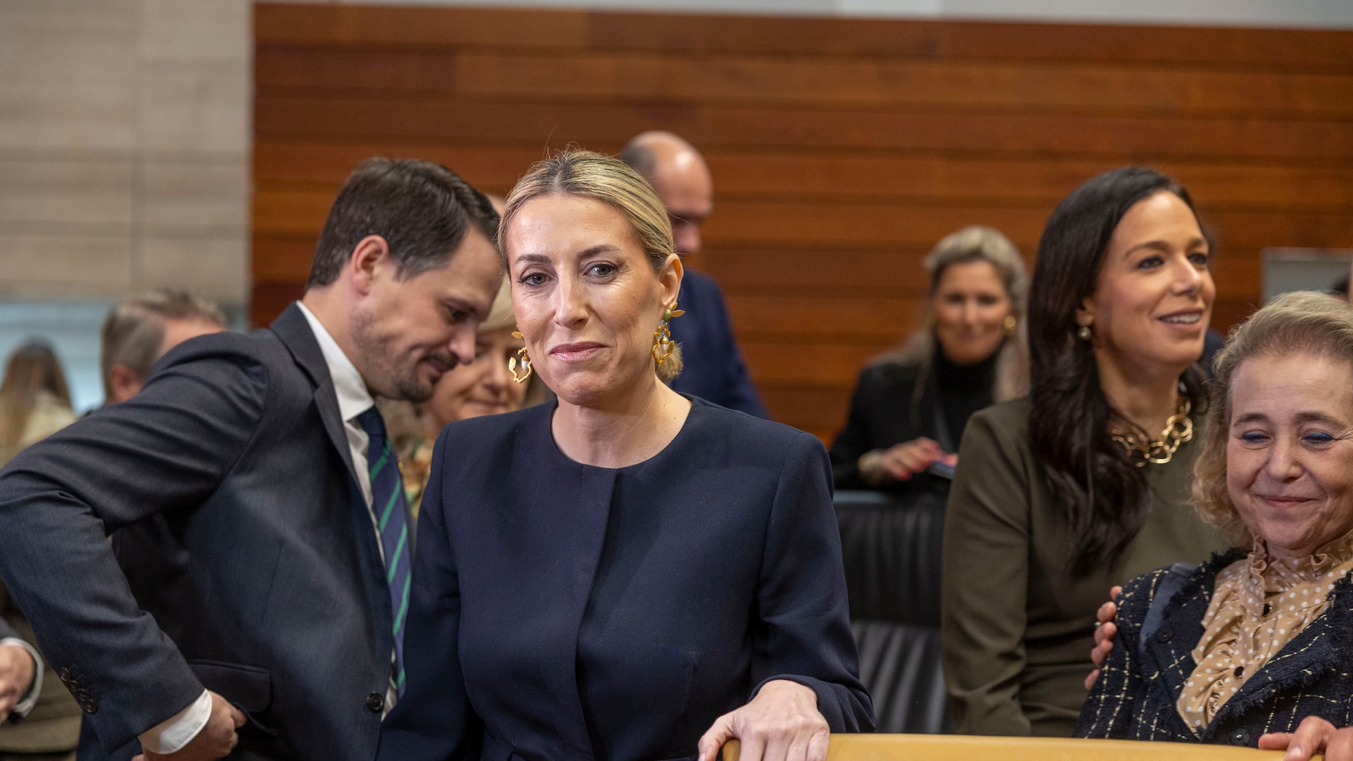 PP y Vox ultiman el pacto en Extremadura a falta de concretar “plazos de cumplimiento y cuantías” | España | EL PAÍS