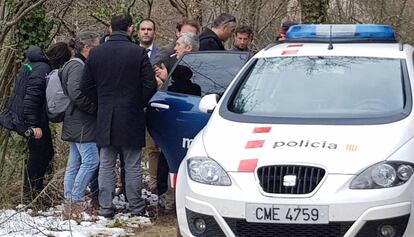 Magentí fumándose un cigarro durante la reconstrucción del doble crimen.