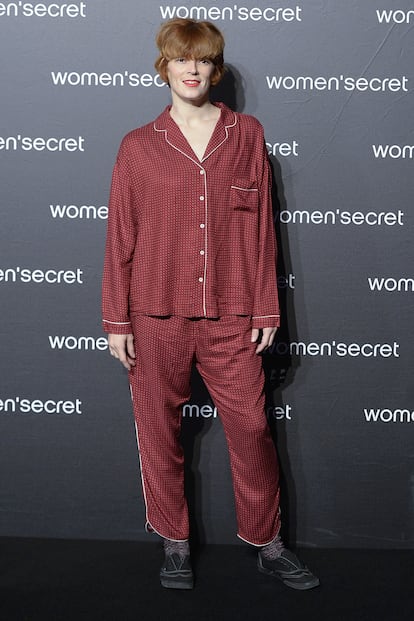 Si alguien podía llevar un pijama masculino sobre la alfombra roja con estilo, era ella.