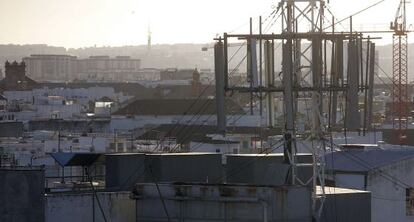 Antenas de telefonía móvil en Sevilla.