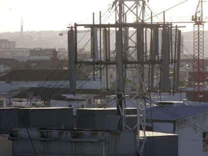 Antenas de telefon&iacute;a m&oacute;vil en Sevilla. 