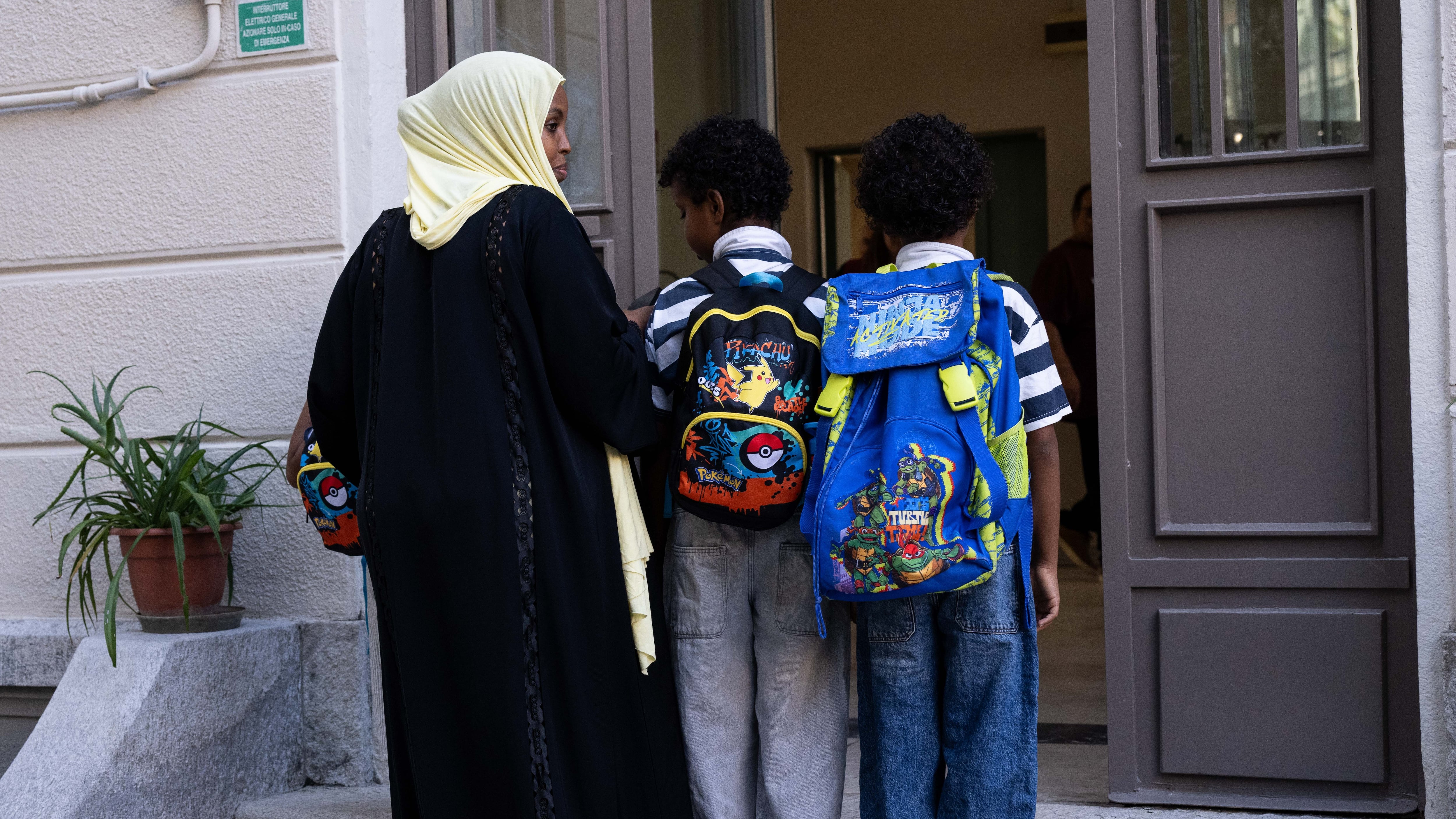 Italia se plantea prohibir el uso del burka y el niqab en la escuela y limitar el número de extranjeros por clase