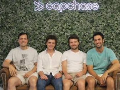 Equipo fundador de Capchase. De izquierda a derecha, Luis Basagoiti, Ignacio Moreno, Przemek Gotfryd y Miguel Fernández.