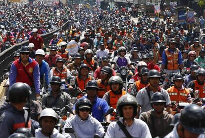 Cerca de dos mil motociclistas se dieron cita en Caracas para mostrar su oposición a la ley que se ha creado para hacer decrecer el crimen