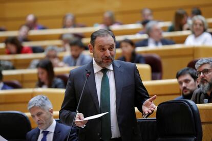 El ministro de Transportes, José Luis Ábalos, en ua sesión de control al Gobierno en el pleno del Senado.