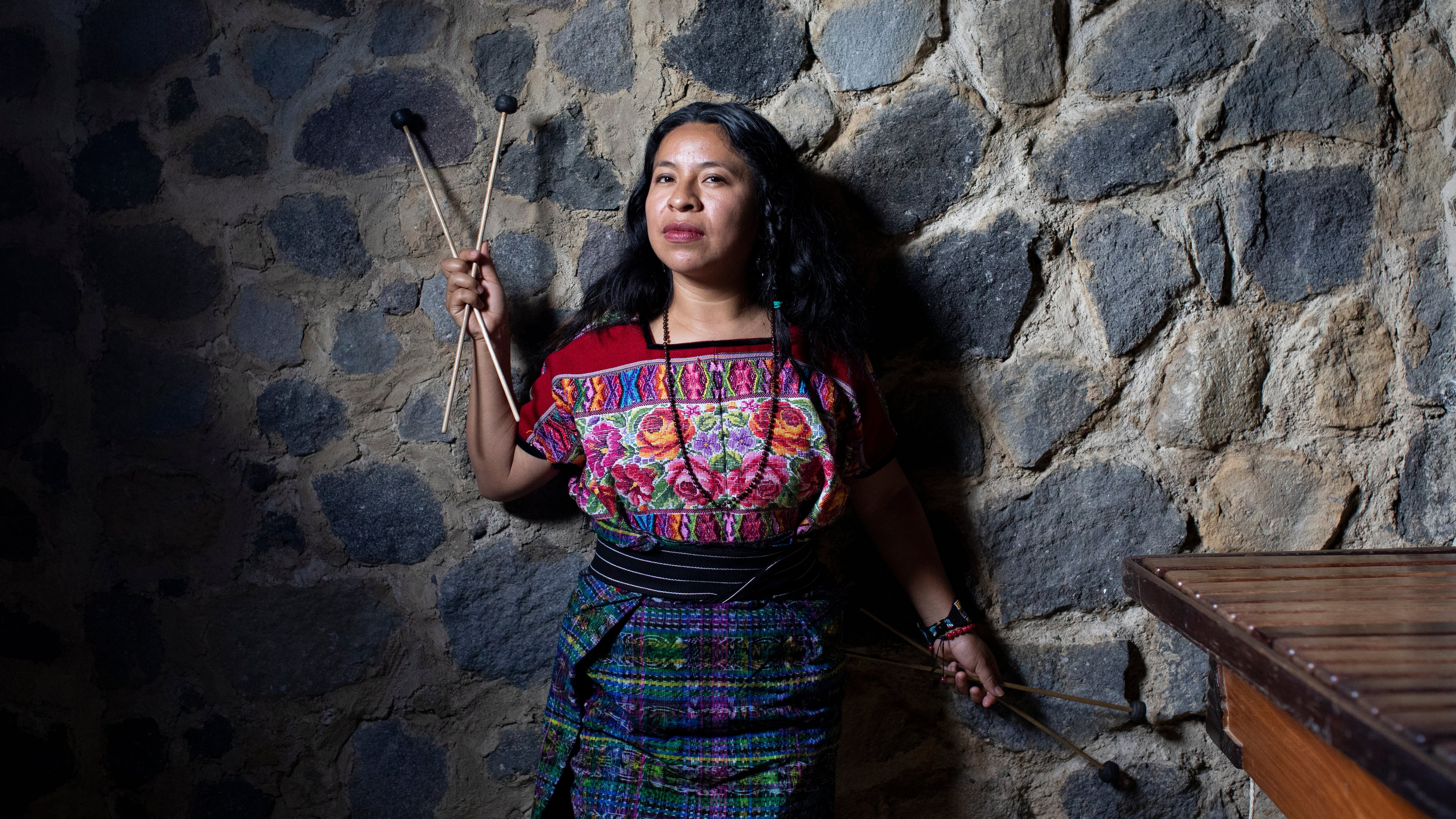 Sara Curruchich, cantante maya: “Cantar en kaqchikel es un ejercicio de liberación”