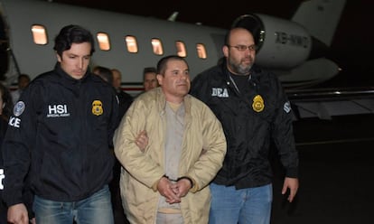 <a href="https://elpais.com/elpais/2017/01/20/album/1484870101_973185.html"><b>FOTOGALERÍA</B></A>. Así fue la extradición de El Chapo Guzmán desde México a EE UU.