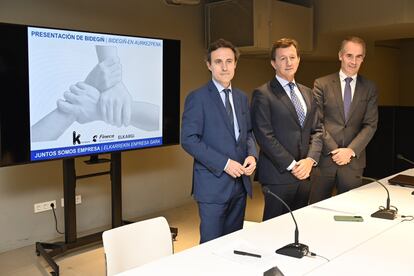 Jabier Larrañaga (Kutxabank), Enrique Sáez (Fineco) y Zenón Vázquez (Elkargi).