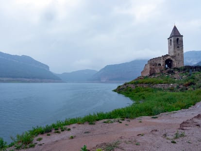 El pantano de Sau, a mediados de mayo, se recupera tras las lluvias.