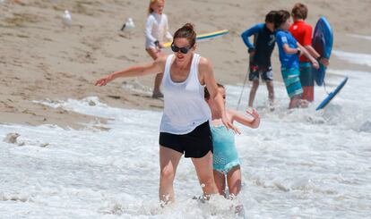 Jennifer Garner está disfrutando de unos días de playa junto a su hija en Malibú (California).