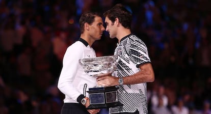 Nadal e Federer depois da final do Aberto da Austrália.