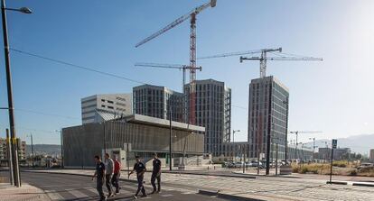 Edificios en obras en el Parque Tecnol&oacute;gico de la Salud de Granada.