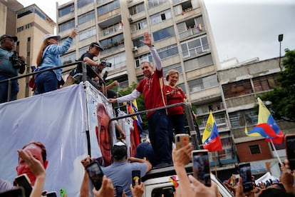 María Corina Machado ha capitalizado el descontento ciudadano contra el Gobierno y otros liderazgos de la oposición y lo ha transferido casi totalmente a Edmundo González, su sustituto de último minuto. 