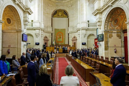 Diputados en un pleno del Parlamento andaluz. 